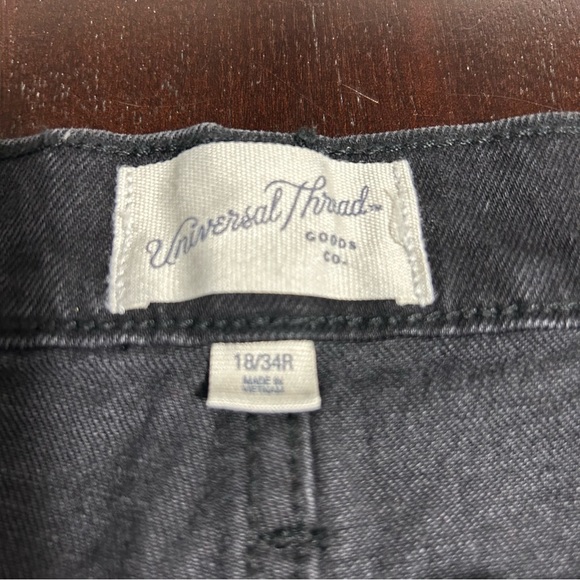 NWT Universal Thread High Rise Vintage Straight Distressed Jeans Black Sz 18/34R - Picture 5 of 13